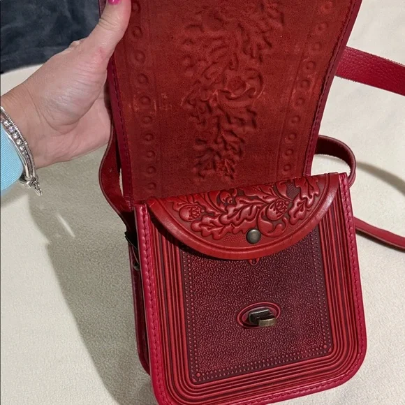 Tooled leather bag red Embossed Crossbody Bag hand crafted unique Ukraine - Picture 6 of 12